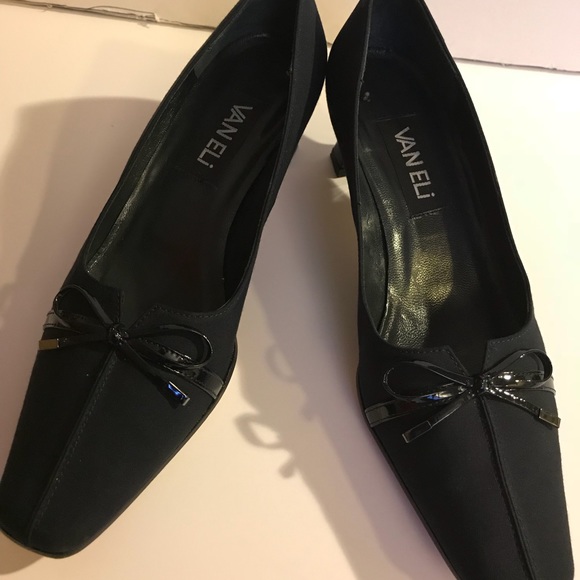 womens black pumps size 5